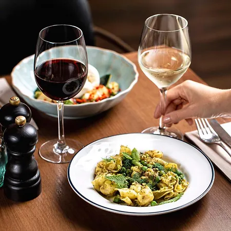 Radisson Blu 1882 Hotel, Sagrada Familia 4*